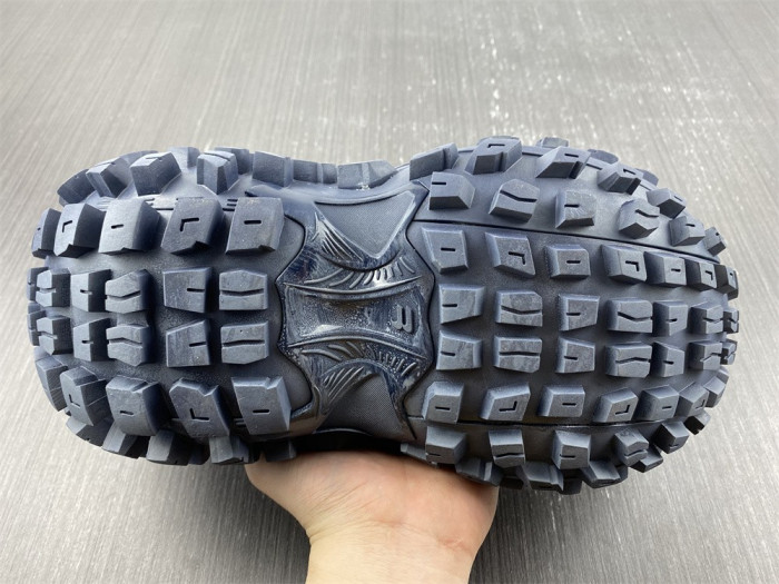 BALCIA DEFENDER SNEAKER