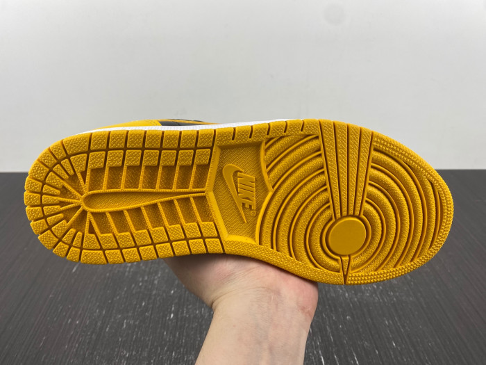 Air Jordan 1 Low “Yellow Ochre” 553558 072