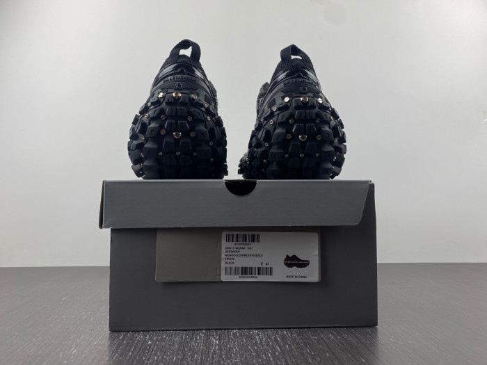 BALCIA DEFENDER SNEAKER