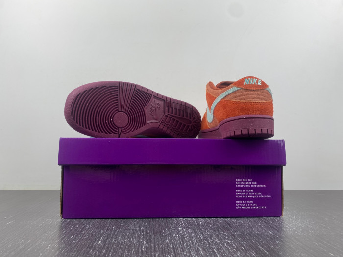 Nike SB Dunk Low Mystic Red DV5429-601