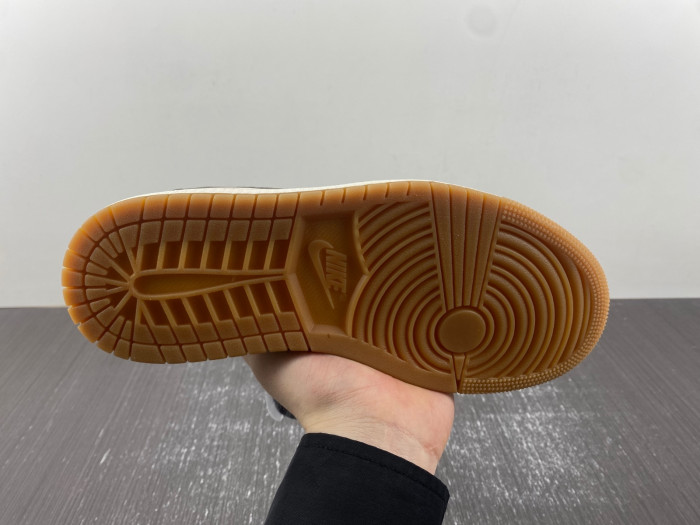 Travis Scott Air Jordan 1 Low OG Canary DZ4137-700