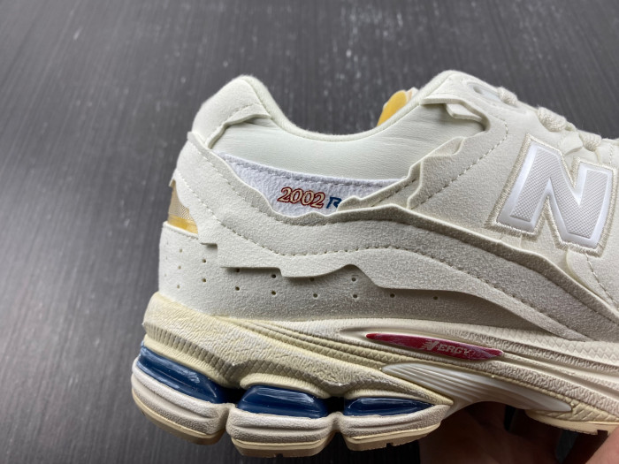 New Balance 2002R 