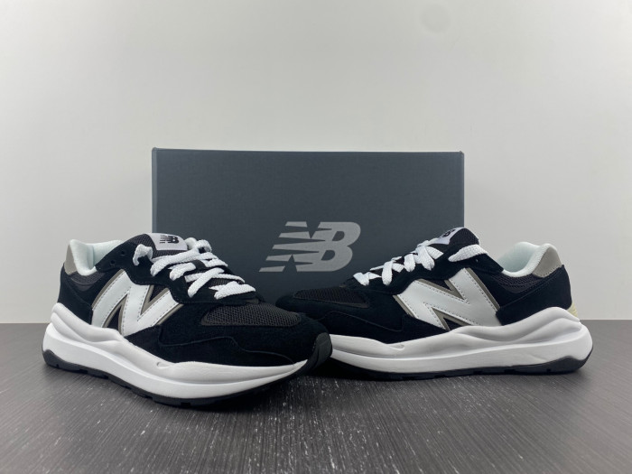 New Balance 57/40 Team Black Men