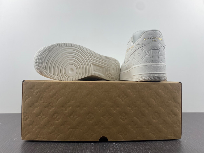 l**is V*t*n lv x nk air force - 1a9v87