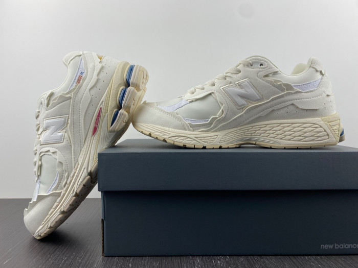 New Balance 2002R 