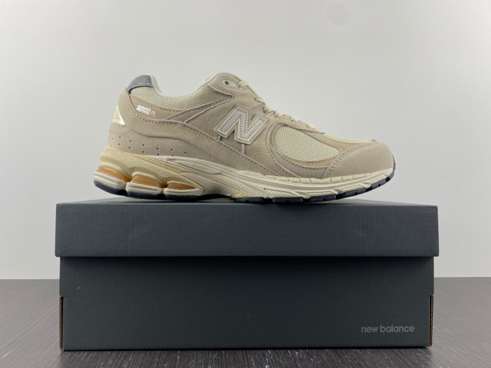 New Balance M2002RCC Calm Taupe M2002RCC