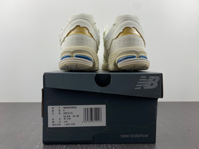 New Balance 2002R 