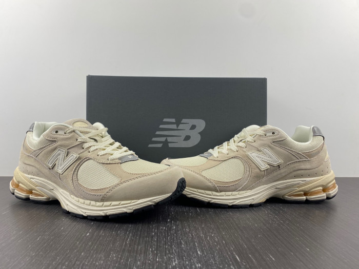 New Balance M2002RCC Calm Taupe M2002RCC