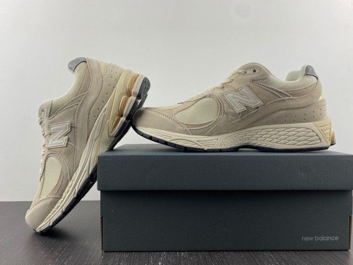 New Balance M2002RCC Calm Taupe M2002RCC