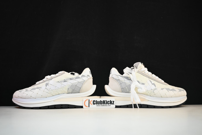 Nike Vaporwaffle sacai DR5209 100