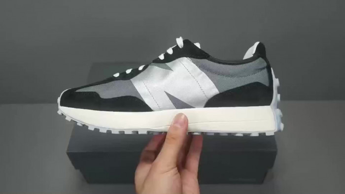 (Women) New Balance 327 