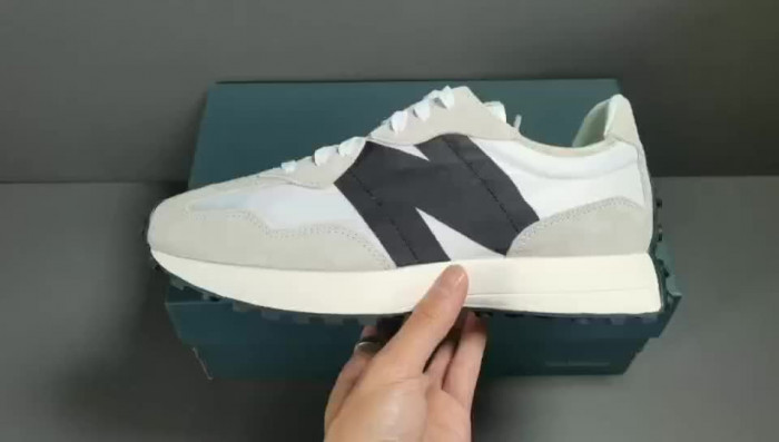 New Balance 327 Sea Salt Black MS327FE