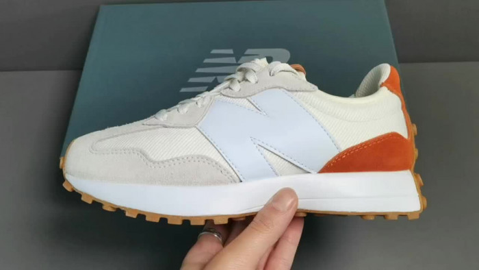 New Balance Wmns 327 