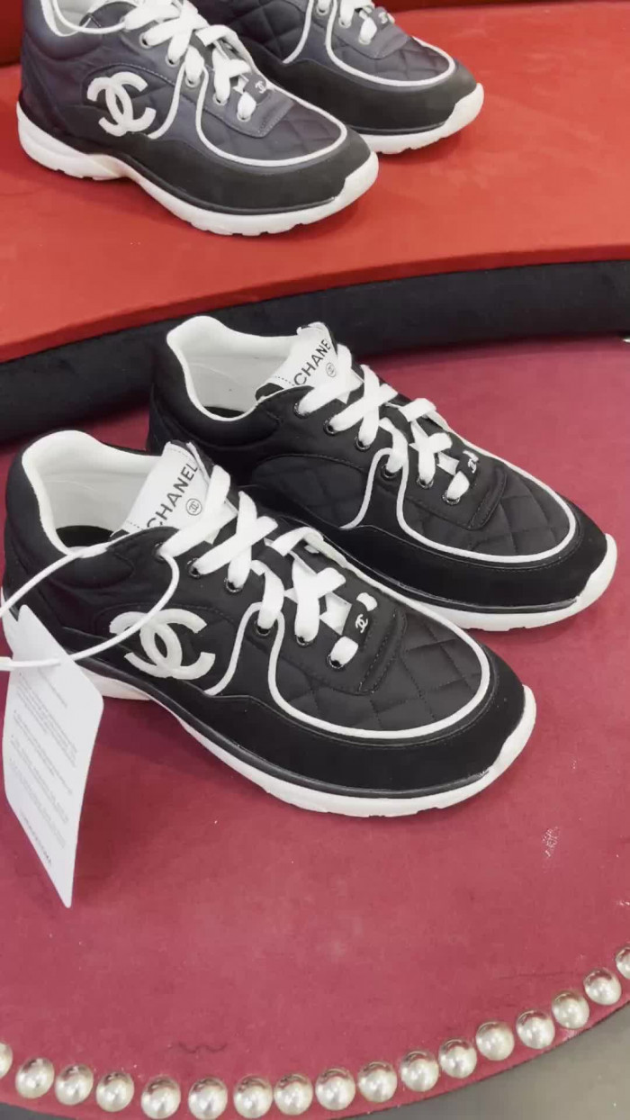 CHNL Sneaker