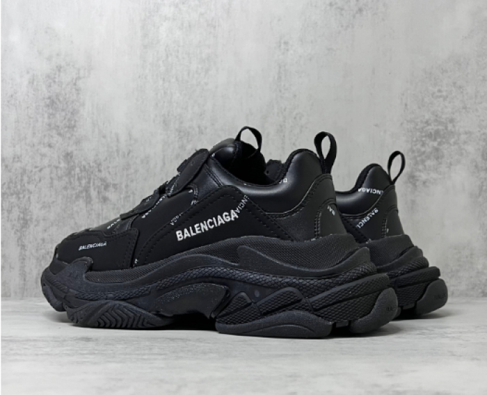 BALCIA TRIPLE S SNEAKER