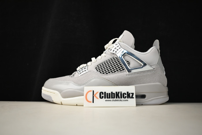 Air Jordan 4 Frozen Moments AQ9129-001