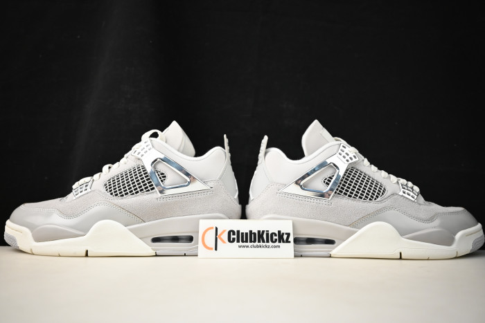 Air Jordan 4 Frozen Moments AQ9129-001
