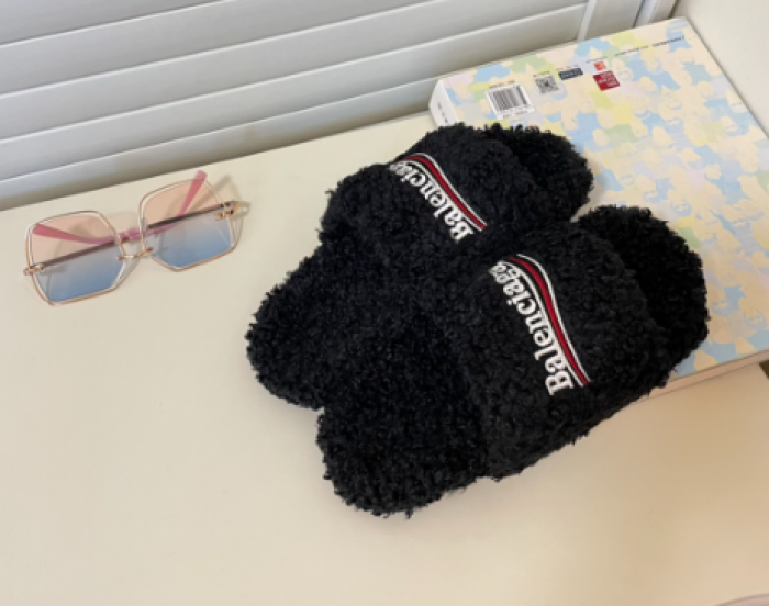 BALCIA Furry Slides