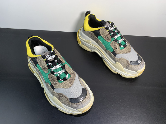 BALCIA TRIPLE S SNEAKER