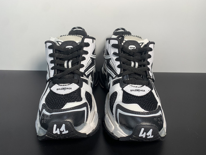 BALCIA RUNNER SNEAKER