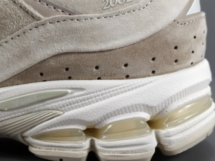 New Balance 2002R 