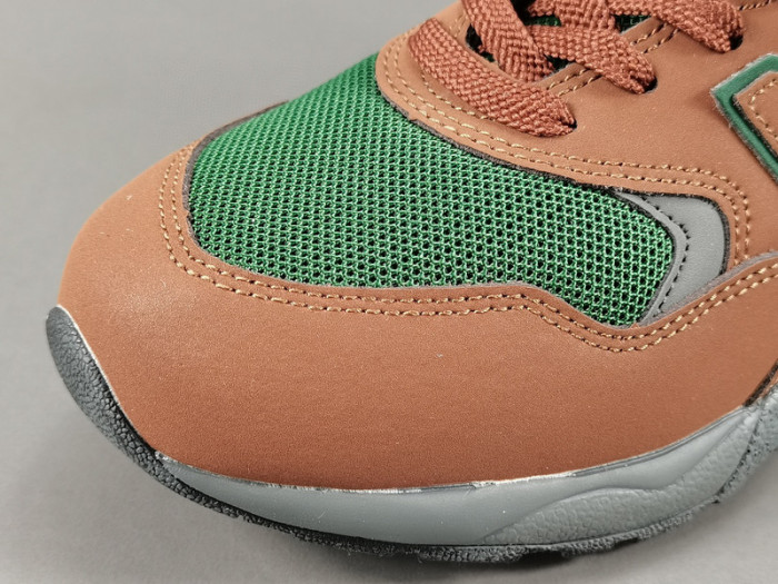 New Balance 580 Beef and Broccoli - MT580RTB