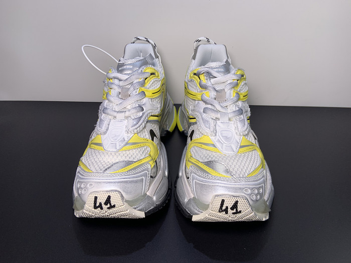 BALCIA RUNNER SNEAKER