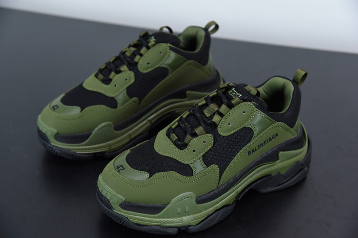 BALCIA Triple S Sneaker