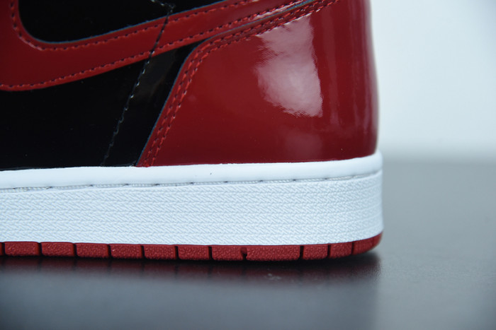 Air Jordan 1 High OG “Bred Patent” 555088-063