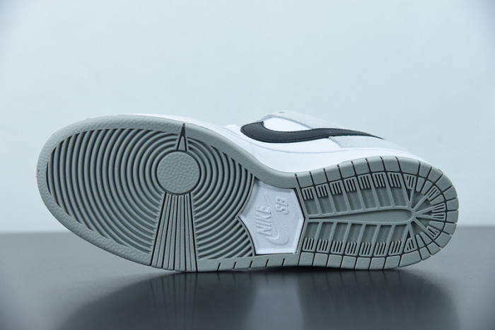 Nike Dunk SB Low Pro Chlorophyll BQ6817-011