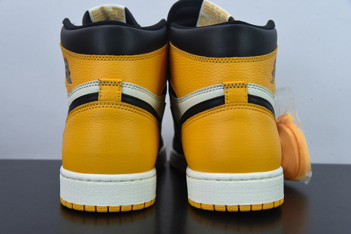 Air Jordan 1 High OG "Yellow Toe" 555088-711