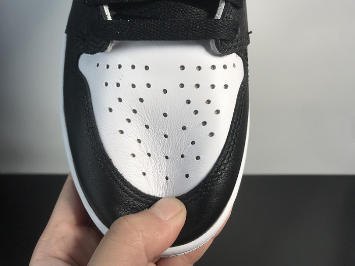 AIR JORDAN 1 BLACK TOE (2016) 555088-125