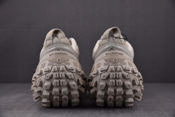 BALCIA DEFENDER SNEAKER