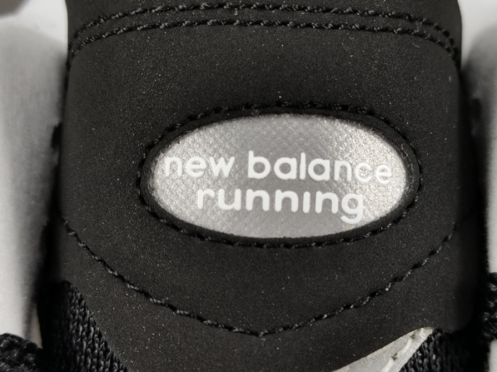 NEW BALANCE 2002R PROTECTION PACK BLACK GREY M2002RDJ