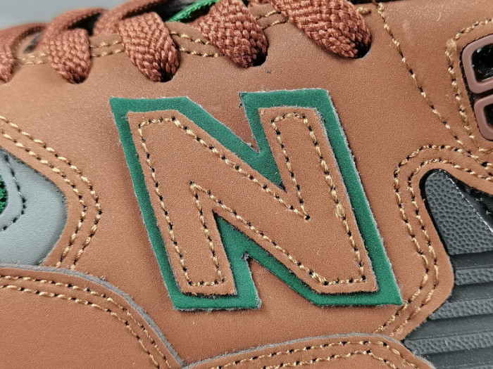 New Balance 580 Beef and Broccoli - MT580RTB