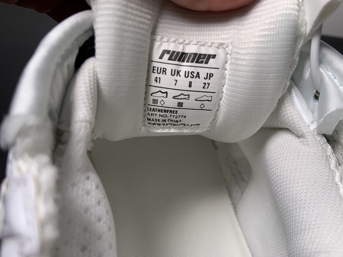 BALCIA RUNNER SNEAKER