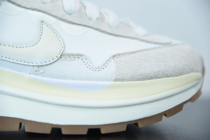 sacai x Nike Vaporwaffle "Sail" DD1875-100