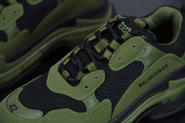 BALCIA Triple S Sneaker