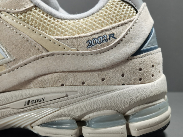 New Balance 2002R ML2002RE