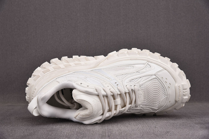 BALCIA DEFENDER SNEAKER