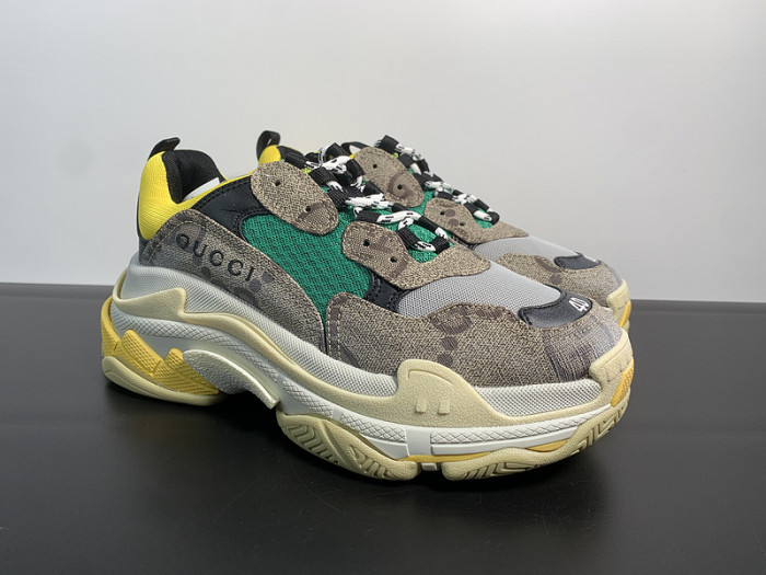 BALCIA TRIPLE S SNEAKER