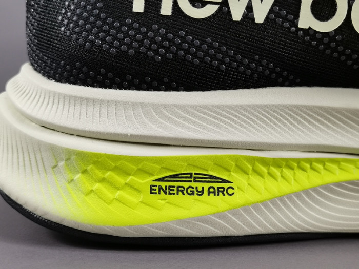 new balance fuelcell S*percomp trainer v2 black mrcxbk3