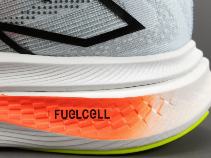 new balance nb fuel cell S*percomp trainer v2 mrcxlg3