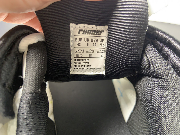 BALCIA RUNNER SNEAKER