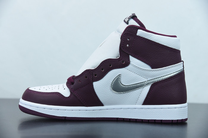 Air Jordan 1 High OG “Bordeaux” 555088-611