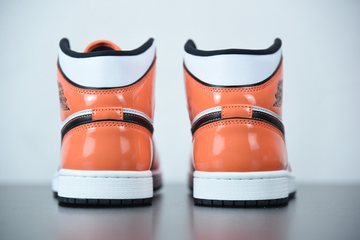 Air Jordan 1 Mid “Turf Orange” DD6834-802