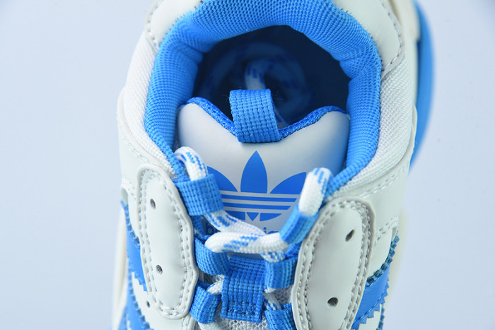 BALCIA Triple S Sneaker