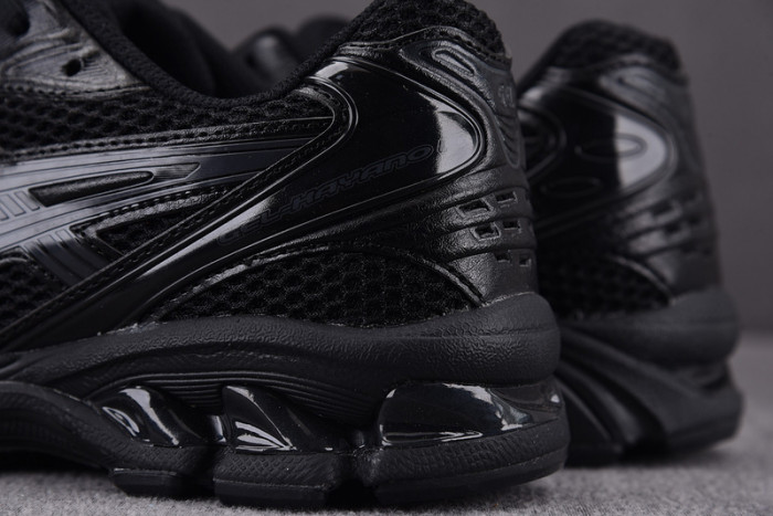 As*ic*s gel kayano triple black men