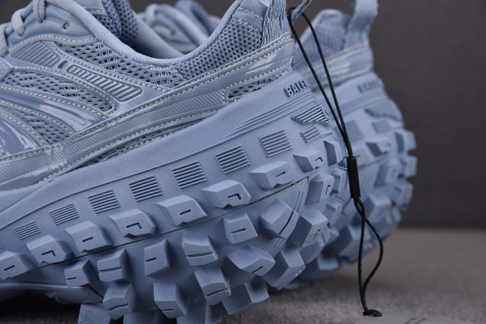 BALCIA DEFENDER SNEAKER