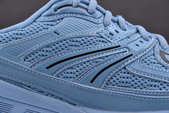 BALCIA DEFENDER SNEAKER